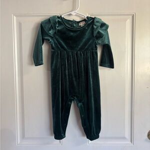 Size 6/9m Cat & Jack Dark Emerald Velour Ruffle Long Sleeve Romper.  In EUC!